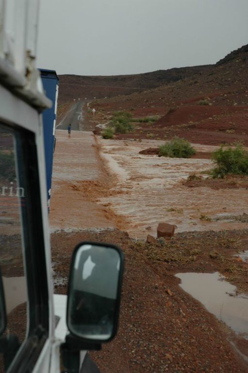 crue d'orage près de Ouarzazate